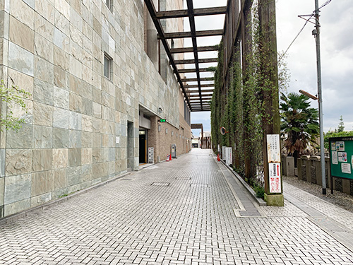 大阪市南霊園の管理事務所の写真